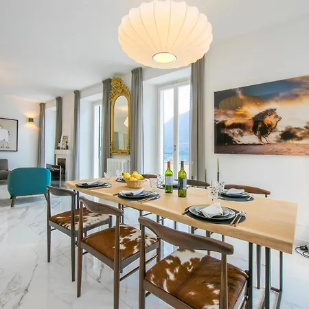 Sleeps 12 וילה